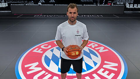 Der neue Trainer der Bayern-Basketballer auf dem Court im BMW Park: Anton Gavel soll den entthronten Champion wieder auf Titelkurs bringen.