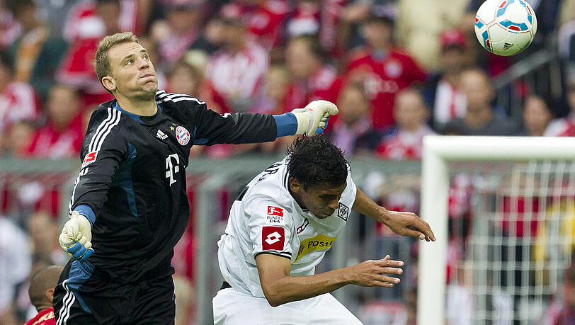Manuel Neuer kam 2011 vom FC Schalke 04 zum FC Bayern - und leistete sich in seinem ersten Bundesliga-Auftritt für die Münchner einen verhängnisvollen Patzer. Manuel Neuer kam 2011 vom FC Schalke 04 zum FC Bayern - und leistete sich in seinem ersten Bundesliga-Auftritt für die Münchner einen verhängnisvollen Patzer.