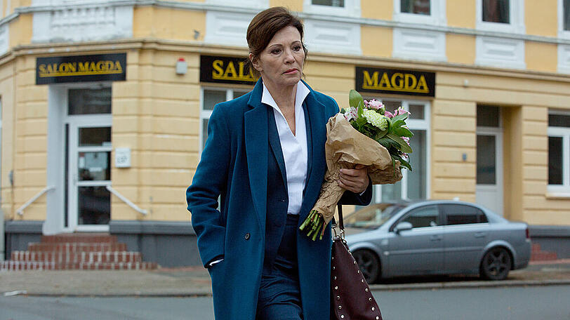Hanne (Iris Berben) auf dem Weg in den Ruhestand