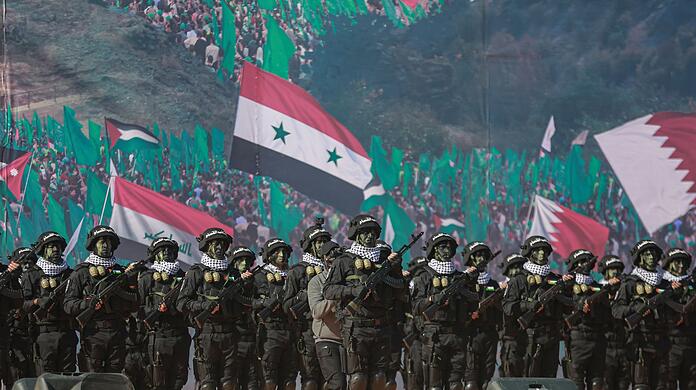 Mitglieder der Kassam-Brigaden, des bewaffneten Flügels der Hamas, bei einer Parade im Gazastreifen im Dezember 2022.