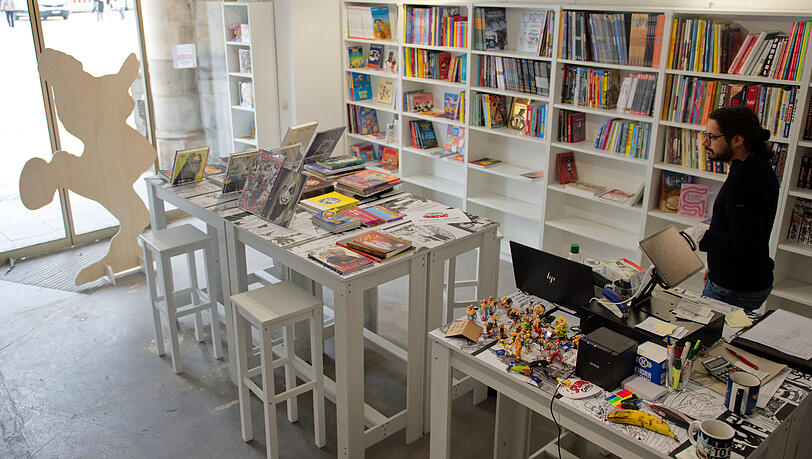 Noch ist nicht alles fertig eingerichtet in Michael Khambekars neuem Comicladen "Splendid Comics". Aber das Sortiment ist schon sehr vielf&auml;ltig.