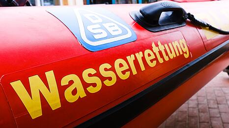 Kr&auml;fte der Wasserrettung brachten die leblose Frau ans Ufer. (Symbolbild)