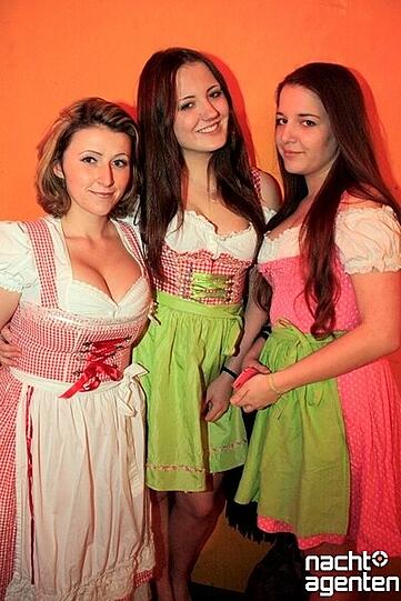 Dirndl, Lederhosen und viel Spaß: Die Party "Tracht und Pracht" am Samstag im Hippodrom auf der Theresienwiese. Mehr Bilder unter: www.nachtagenten.de.