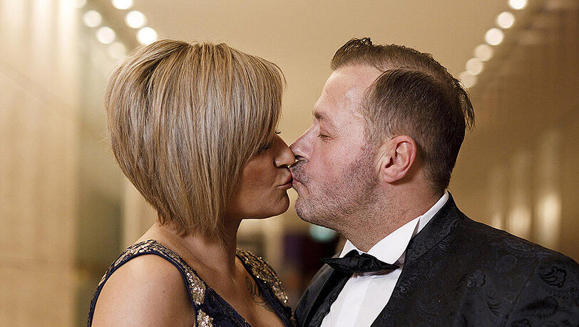 So verliebt wie am ersten Tag: Willi und Jasmin Herren So verliebt wie am ersten Tag: Willi und Jasmin Herren