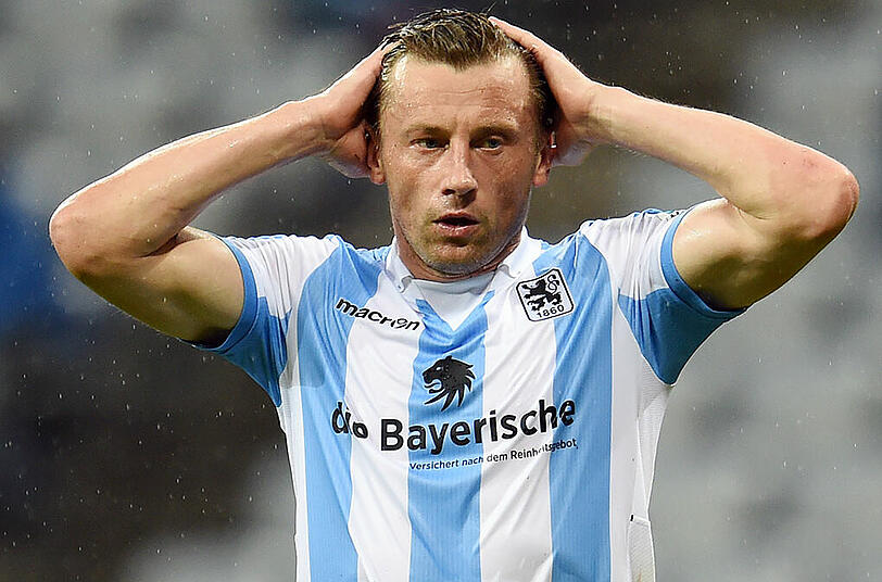 IVICA OLIC, NOTE 3: Holt Mitte der ersten Hälfte abgebrüht den Freistoß raus, der zum Handelfmeter führt. Aber: Keine einzige Torchance. Er lässt weiter seine Torgefahr vermissen.