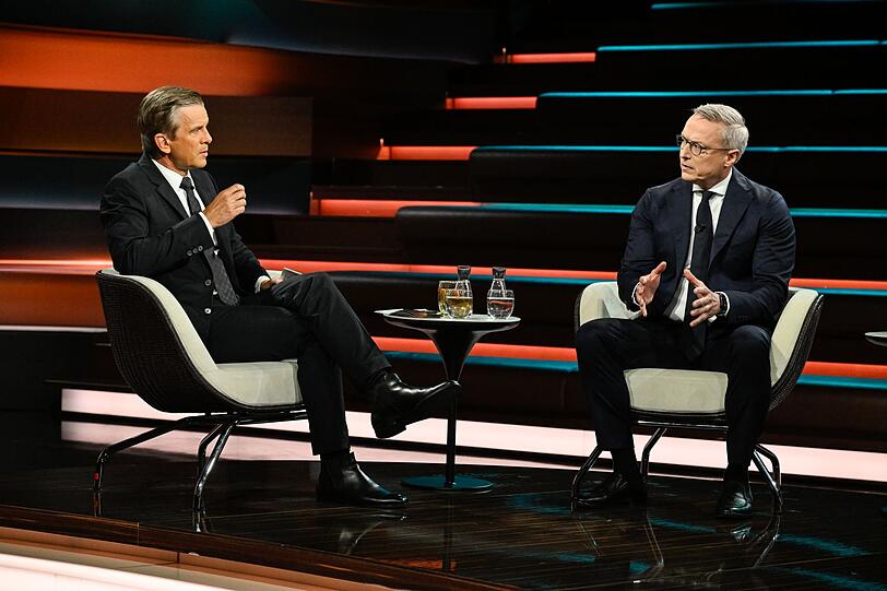 "Selbstverständlich ist die Situation außerordentlich kritisch gewesen", räumte Karsten Wildberger (r.) im Gespräch mit Markus Lanz ein. "Selbstverständlich ist die Situation außerordentlich kritisch gewesen", räumte Karsten Wildberger (r.) im Gespräch mit Markus Lanz ein.