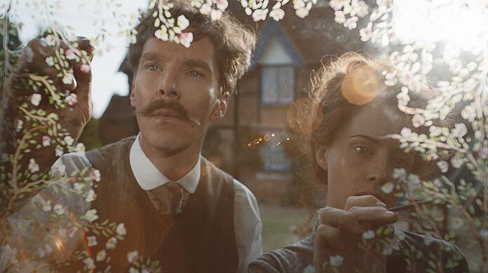 Der Maler Louis Wain (Benedict Cumberbatch) mit seiner Ehefrau Emily (Claire Foy)