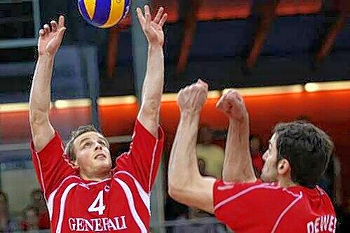 Hachings Patrick Steuerwald, der beim Heimspiel wieder antreten kann, und Armin Dewes (r.) wollen am Mittwoch ausgleichen.
