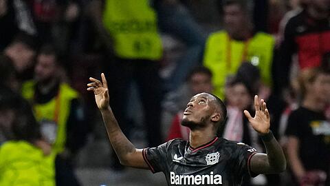Callum Hudson-Odoi hat die 2:1-Führung für Bayer Leverkusen klar gemacht.