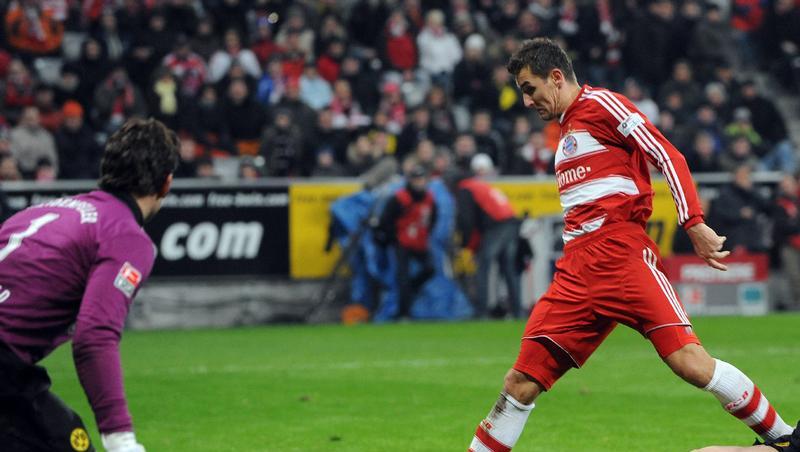 Rückschlag für den FC Bayern: Miroslav Klose muss unters Messer. Rückschlag für den FC Bayern: Miroslav Klose muss unters Messer.