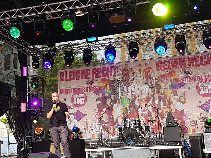 Die Bilder vom CSD auf dem Marienplatz und der Parade.