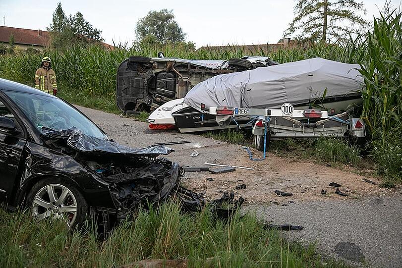 Bei einem schweren Verkehrsunfall auf der B20 Höhe Stockham wurden fünf Personen verletzt.