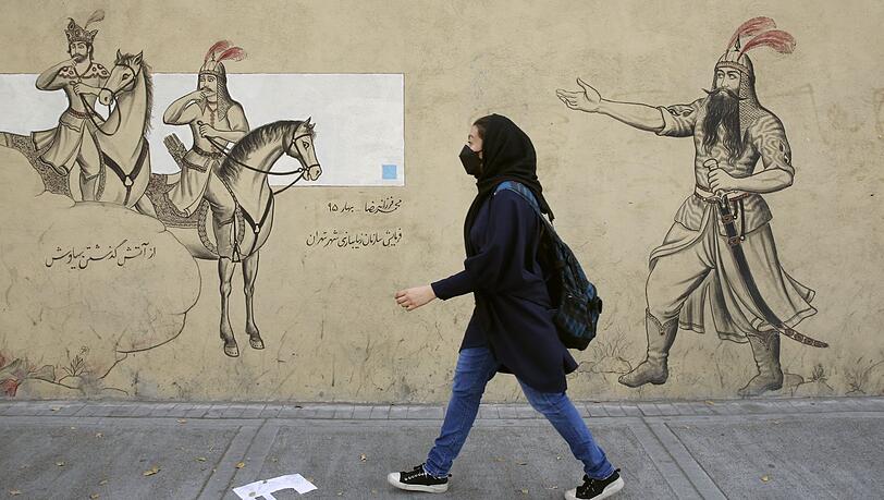 Hunderte Schulmädchen sind in den vergangenen drei Monaten im Iran vergiftet worden. Immer noch gibt es keine offizielle Erklärung.