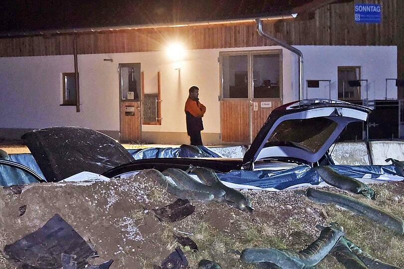 Passt wie angegossen: Das sechs Meter breite Silo fasst den Audi A6 fast exakt von Motorhaube bis zum Kofferraum.