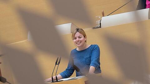 Katharina Schulze spricht während einer Sitzung im bayerischen Landtag. Foto: Peter Kneffel/dpa/Archivbild