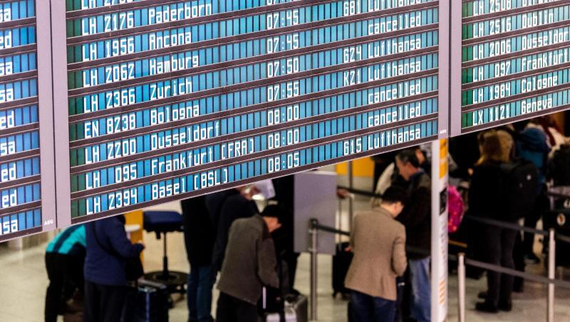 Insgesamt rechnet die Lufthansa mit 180.000 vom Streik betroffenen Passagieren. Insgesamt rechnet die Lufthansa mit 180.000 vom Streik betroffenen Passagieren.