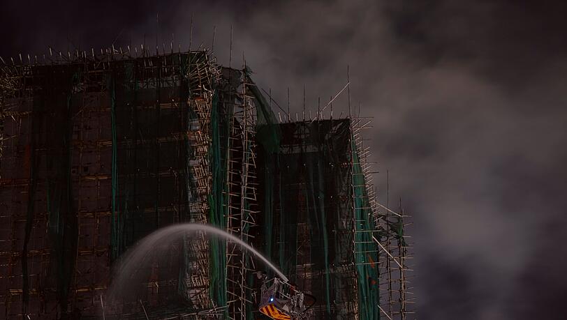 Die Löscharbeiten konnten am Vormittag eingestellt werden. Die Löscharbeiten konnten am Vormittag eingestellt werden.