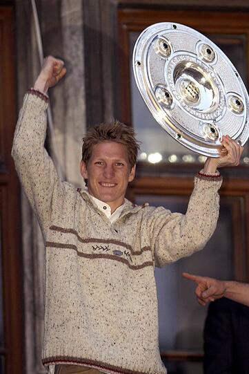 Die Schale, zum dritten: Bastian Schweinsteiger 2006.