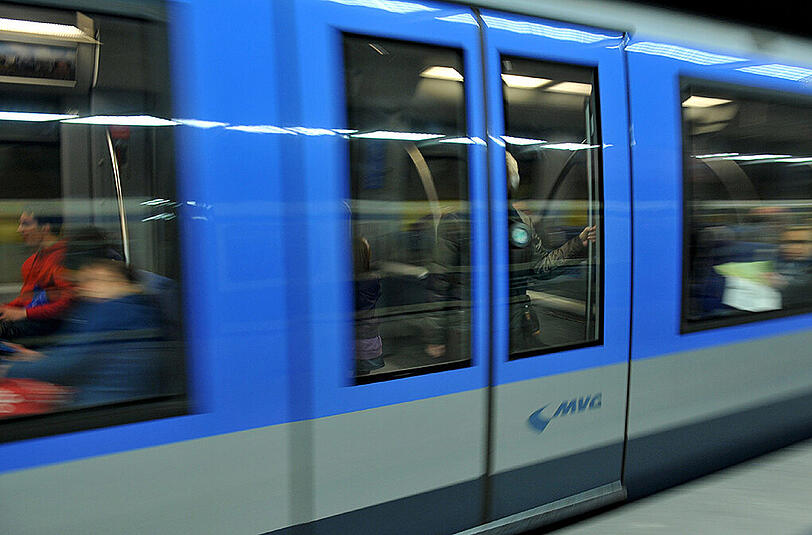 Der Täter betatschte die Frau in der U-Bahn. (Symbolbild)