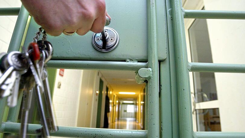 Die Gewalt in bayerischen Gefängnissen ist gestiegen. Die Gewalt in bayerischen Gefängnissen ist gestiegen.
