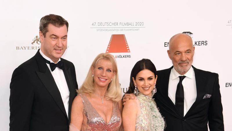 Markus Söder und seine Ehefrau Karin mit Viktoria und Heiner Lauterbach (l-r). Foto: Tobias Hase/dpa Markus Söder und seine Ehefrau Karin mit Viktoria und Heiner Lauterbach (l-r). Foto: Tobias Hase/dpa