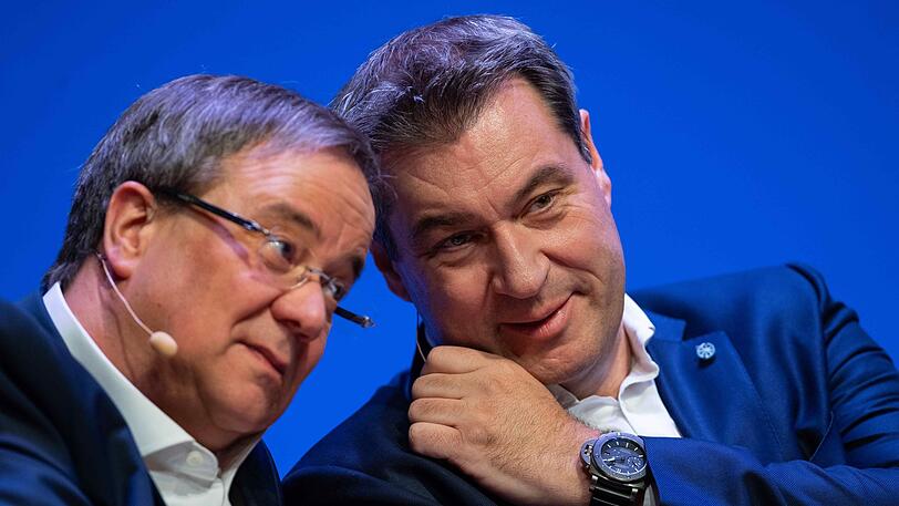 Armin Laschet (CDU, links) und Markus Söder (CSU): Am 6. Mai bei den nächsten Bund-Länder-Gesprächen soll über eine "konkretere Perspektive" für die Gastronomie gesprochen werden. (Archivbild)