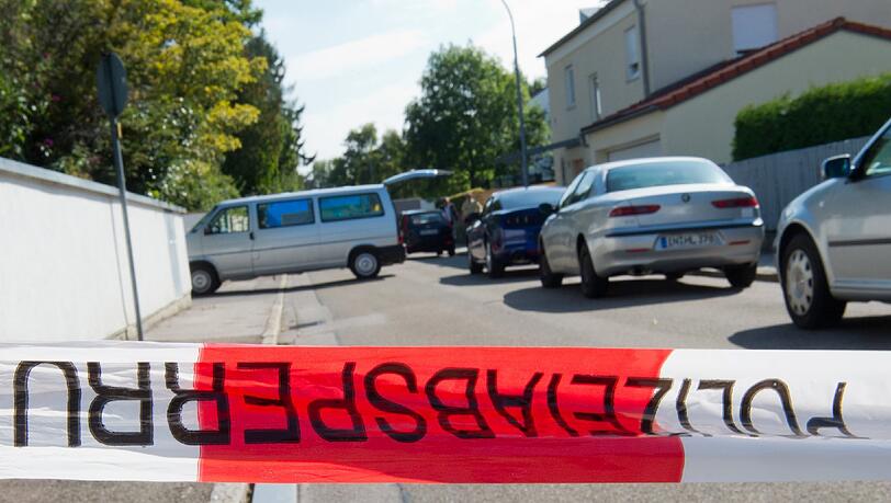 Der Tatort in der Streiterstraße in Ingolstadt wurde von der Polizei abgesperrt. Der Tatort in der Streiterstraße in Ingolstadt wurde von der Polizei abgesperrt.