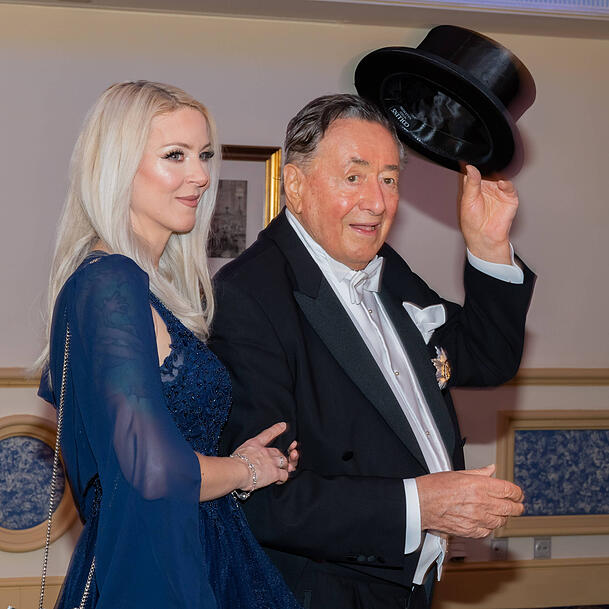 Simone "Bienchen" Reiländer heiratete Richard Lugner im Juni 2024. Nur wenige Wochen später wurde sie zur Witwe. Simone "Bienchen" Reiländer heiratete Richard Lugner im Juni 2024. Nur wenige Wochen später wurde sie zur Witwe.