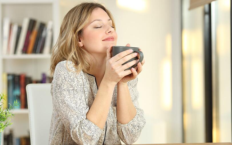 Wenn sie sich müde oder ausgelaugt fühlen, greifen viele Menschen quasi selbstverständlich zu der ein oder anderen Tasse Kaffee. Doch wussten Sie, dass es auch andere Lebensmittel gibt, die Ihrem Körper den nötigen Energieschub verpassen? Die Galerie verrät Ihnen, welche das sind. Wenn sie sich müde oder ausgelaugt fühlen, greifen viele Menschen quasi selbstverständlich zu der ein oder anderen Tasse Kaffee. Doch wussten Sie, dass es auch andere Lebensmittel gibt, die Ihrem Körper den nötigen Energieschub verpassen? Die Galerie verrät Ihnen, welche das sind.
