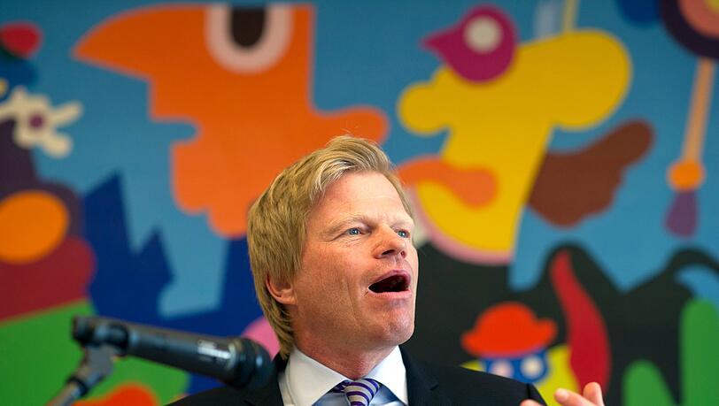 Der frühere Fußball-Nationaltorwart Oliver Kahn spricht am Montag in München aus Anlass der Errichtung seiner Stiftung auf einer Pressekonferenz. Ziel der «OliverKahnStiftung» sei es, junge Menschen stark zu machen und zu motivieren.
