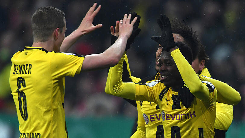 Für den Dortmunder Sven Bender war es das erste Pokalspiel in dieser Saison, seine spektakuläre Rettung nach dem Schuss des freistehenden Bayern-Profis Arjen Robben gehörte zu den meistdiskutierten Situationen der Partie.