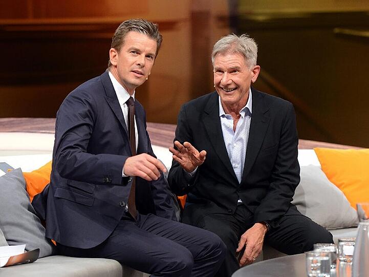 Markus Lanz (l.) mit Harrison Ford auf dem "Wetten, dass..?"-Sofa