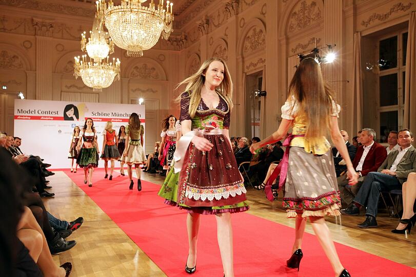 Der AZ-Modelcontest 2013 ist zu Ende. Die Siegerin heißt Marie Scherbinek &mdash; und die 17-Jährige kann ihr Glück immer noch nicht fassen. Wir zeigen die besten Bilder vom Finale in der Residenz.