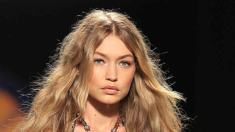 Gigi Hadid hat sich bei Twitter offen zu ihren Gewichtsschwankungen geäußert.