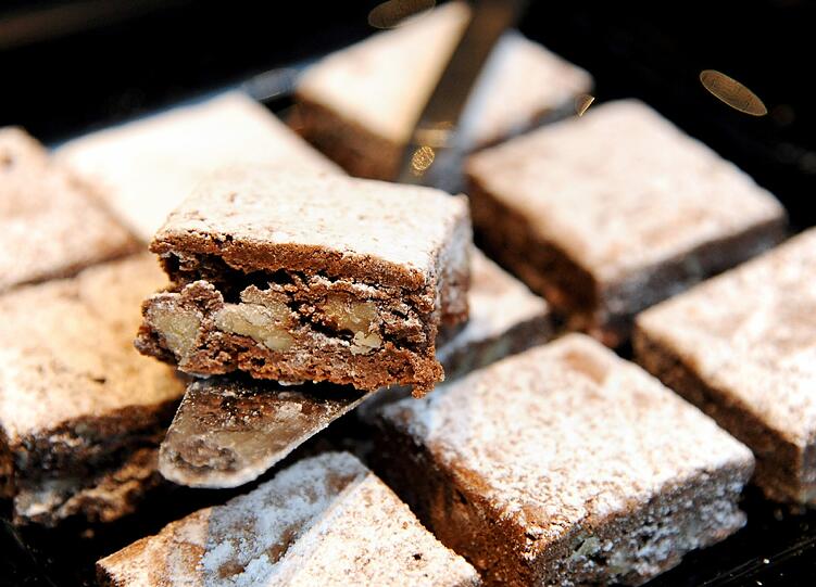 Die Geburtstagskinder des Monats Januar werden im ASZ Moosach mit Kaffee und Kuchen gefeiert.