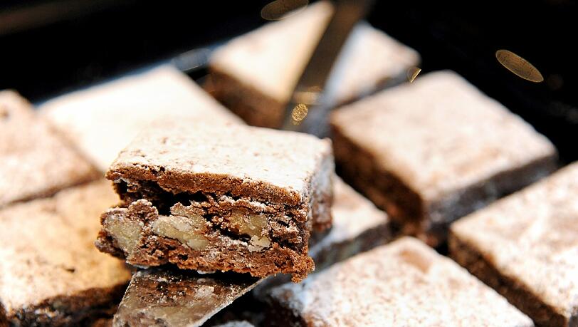 Die Geburtstagskinder des Monats Januar werden im ASZ Moosach mit Kaffee und Kuchen gefeiert. Die Geburtstagskinder des Monats Januar werden im ASZ Moosach mit Kaffee und Kuchen gefeiert.