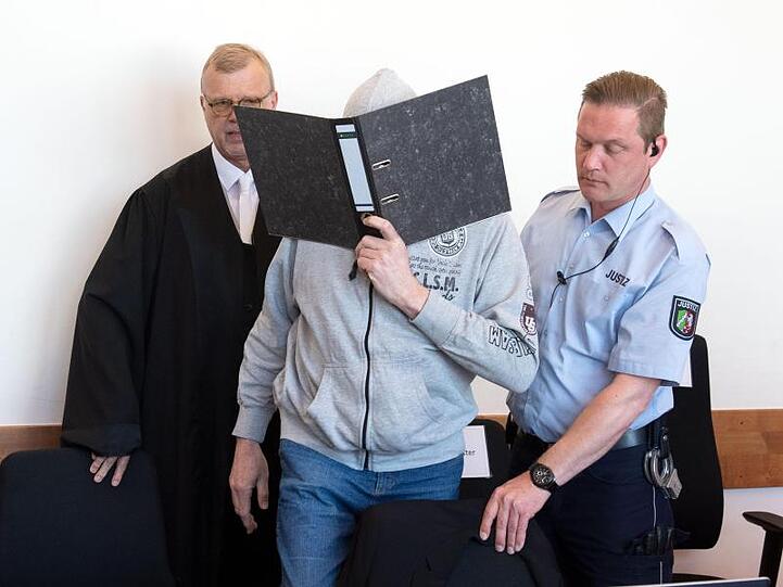 Andreas V. wird vorgeworfen, in seinem Wohnwagen auf einem Campingplatz in Lügde jahrelang Kinder missbraucht zu haben.