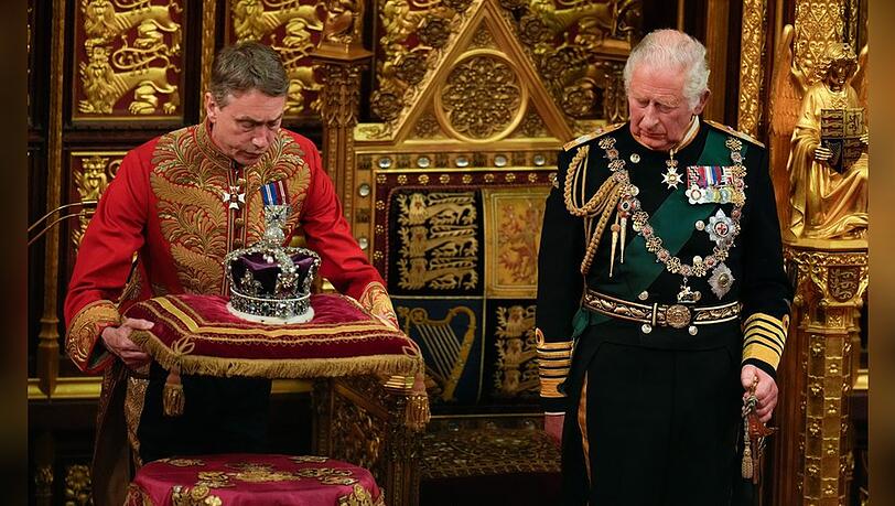 König Charles III. wird in der Westminster Abbey gekrönt.