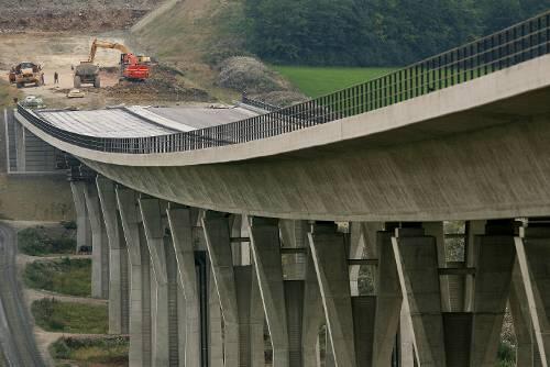 Autobahnbau in Franken: Für die Verkehrsinfrastruktur sollen Milliarden fließen