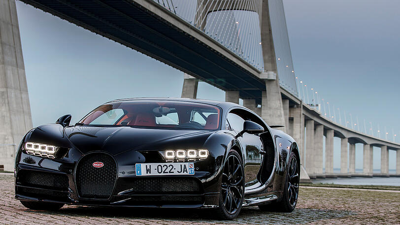 Der Chiron ist optisch und technisch ein Gesamtkunstwerk. Die charakterischen Bugatti-Merkmale wie die seitlichen Lufteinlässe erfüllen allesamt technische Funktionen