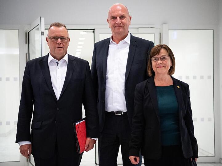 Bereit zu Koalitionsverhandlungen: Dietmar Woidke (M.), Ministerpräsident und Brandenburger SPD-Chef, Grünen-Fraktionschefin Ursula Nonnemacher und Michael Stübgen, kommissarischer Vorsitzender der CDU Brandenburg.