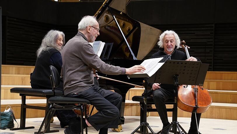 Drei klassische Heroen proben: Martha Argerich, Gidon Kremer und Mischa Maisky.