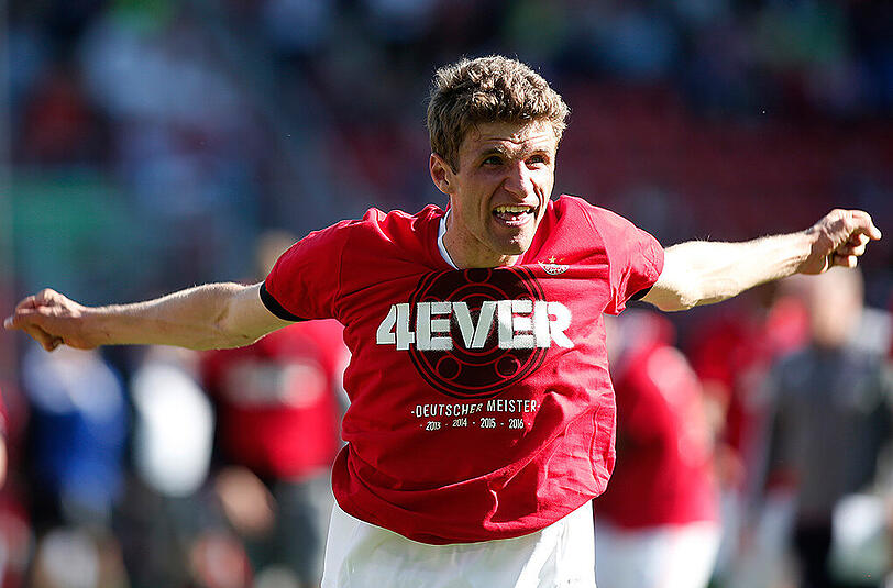 Thomas Müller, Note 1: Bayerns Lausbub präsentierte sich als Musterschüler und erhält die Bestnote. Mit aktuell 20 Treffern stellte er einen persönlichen Bundesligarekord auf, lieferte dazu in der Liga sieben Vorlagen. Seinen Status als deutscher Rekordtorschütze (36 Tore) der Champions League festigte er mit acht Treffern weiter. Kleiner Makel: Im Halbfinalhinspiel bei Atlético Madrid setzte ihn sein Trainer Pep Guardiola dennoch auf die Bank &ndash; und bereut das mittlerweile wohl selbst.