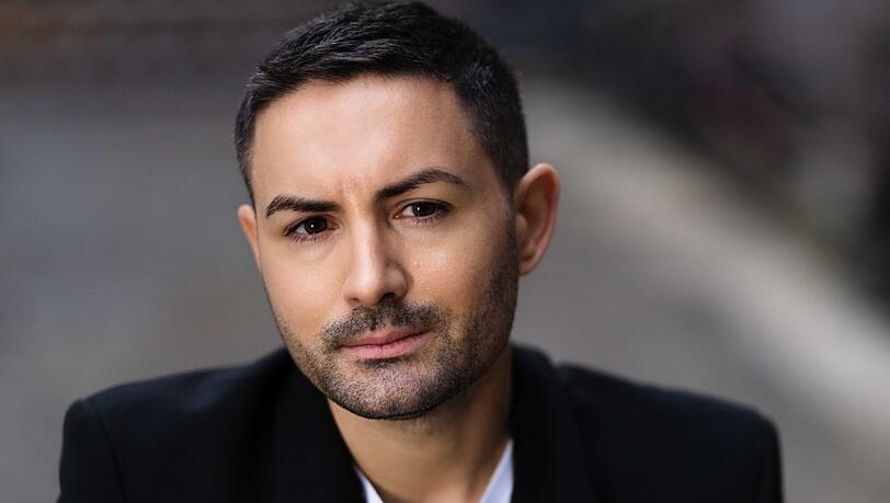 Menderes Bagci veröffentlicht sein Album "Sieger der Herzen (Das Beste aus 20 Jahren)".