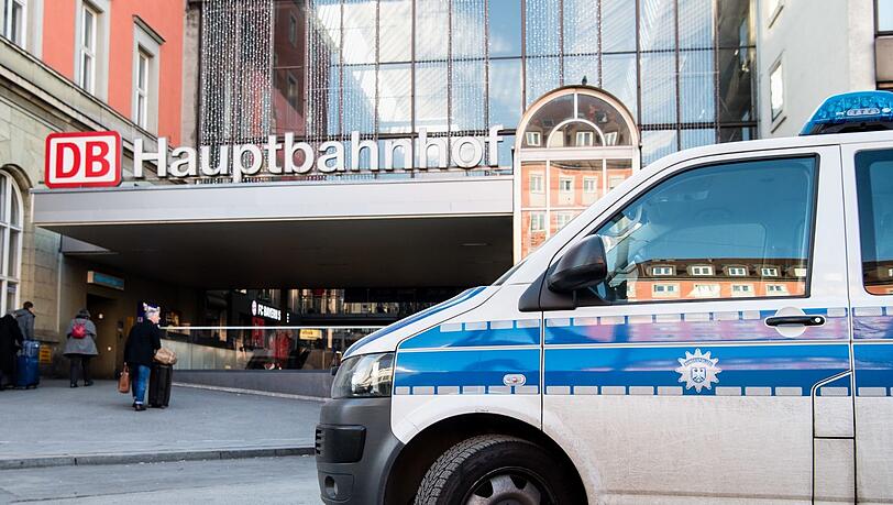 Warum sich die beiden Männer am Hauptbahnhof geprügelt haben, ist unklar. (Archivbild) Warum sich die beiden Männer am Hauptbahnhof geprügelt haben, ist unklar. (Archivbild)