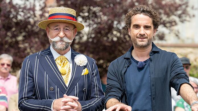 Moderator Horst Lichter (l.) und Schauspieler Oliver Wnuk bei "Bares für Rares".