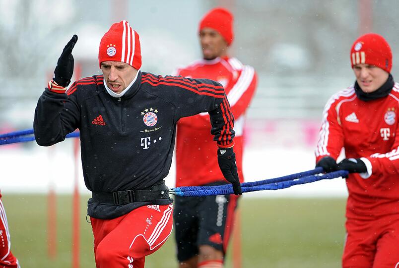 Toni Kroos kann einen Ribéry kaum halten - so soll es auch den Freiburger Abwehrspielern am Wochenende gehen...