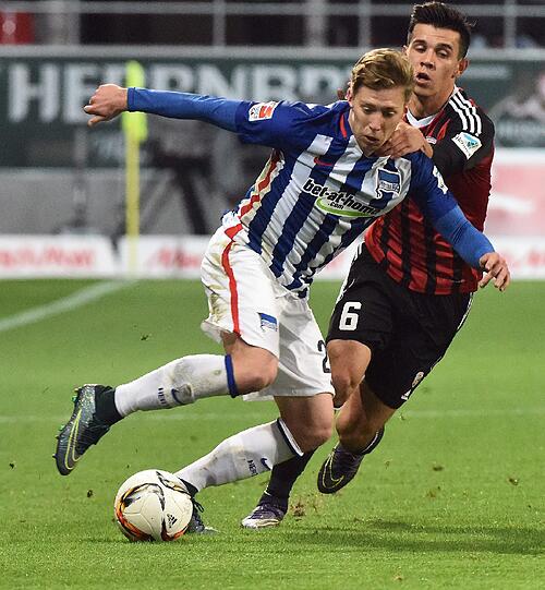 Mitchell Weiser (Hertha BSC) : In seinem letzten Jahr für die Bayern setzte Guardiola das Talent vermehrt ein. Doch letztlich wollte der FCB nicht verlängern und so zog es den 21-Jährigen in die Hauptstadt. Dort spielt ist er als Rechtsverteidiger gesetzt und fällt mit seiner Technik auf. Ein Status, den er bei den Bayern nicht erreicht hätte.