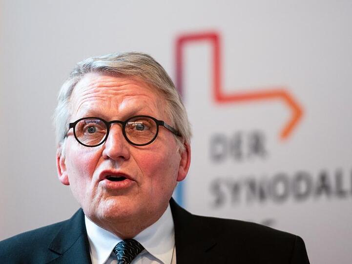 Thomas Sternberg, Präsident des Zentralkomitees der deutschen Katholiken, spricht auf einer Pressekonferenz zu Journalisten. Foto: Andreas Arnold/dpa/Archivbild