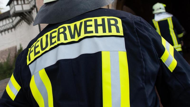 Einsatzkräfte der Feuerwehr. Foto: Swen Pförtner/dpa Einsatzkräfte der Feuerwehr. Foto: Swen Pförtner/dpa